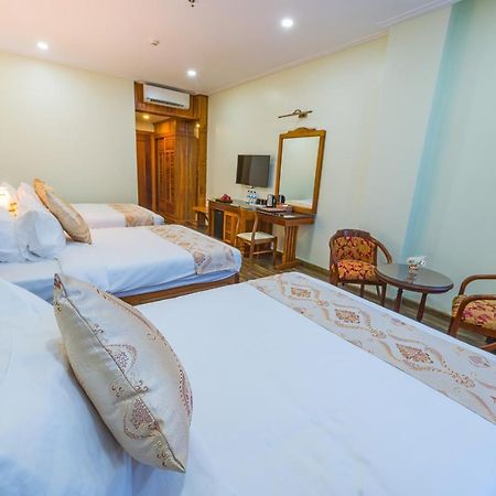 Kampong Thom Royal Hotel מראה חיצוני תמונה