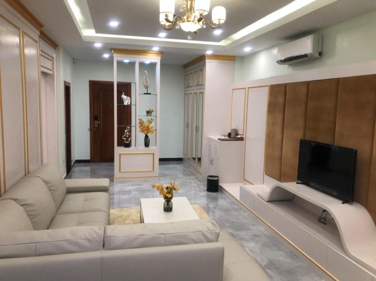 Kampong Thom Royal Hotel מראה חיצוני תמונה