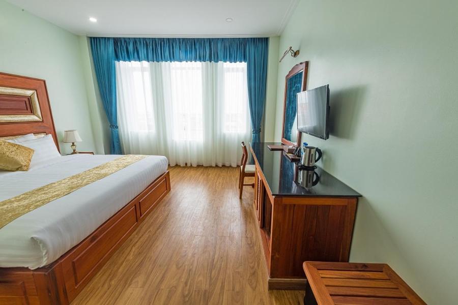 Kampong Thom Royal Hotel מראה חיצוני תמונה