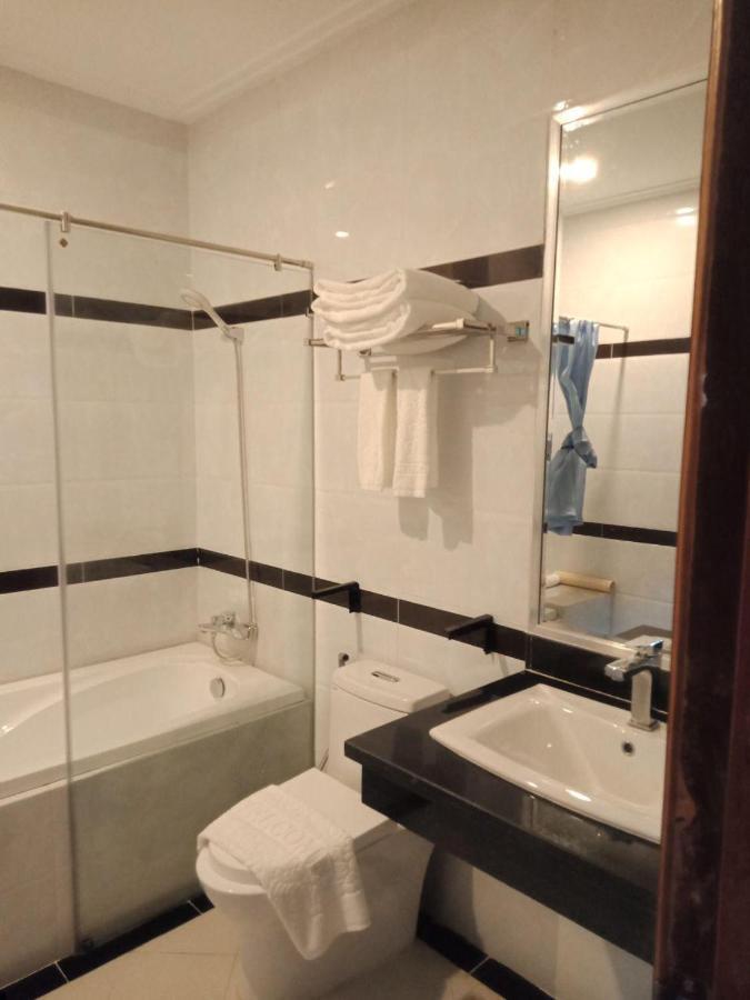 Kampong Thom Royal Hotel מראה חיצוני תמונה