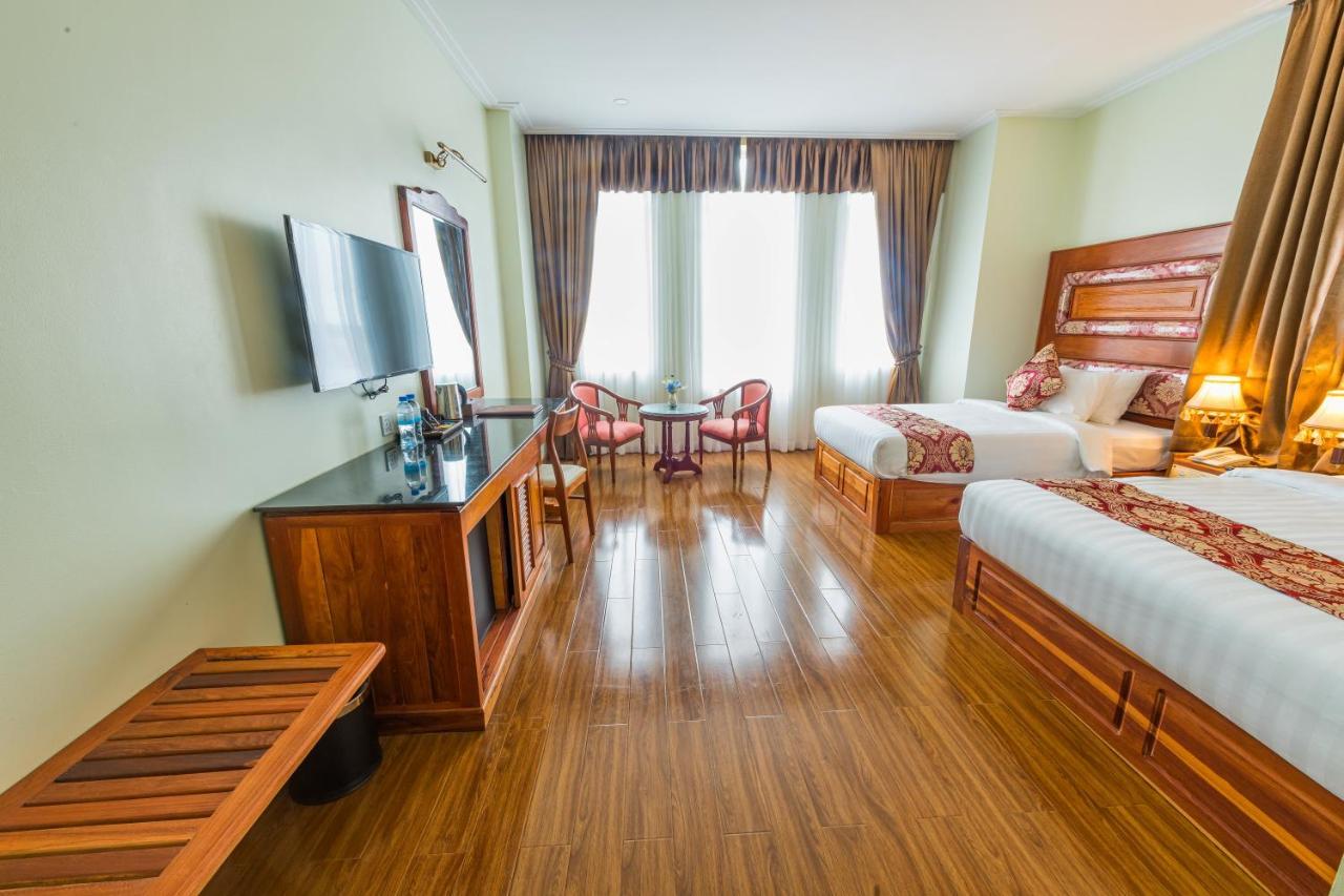 Kampong Thom Royal Hotel מראה חיצוני תמונה