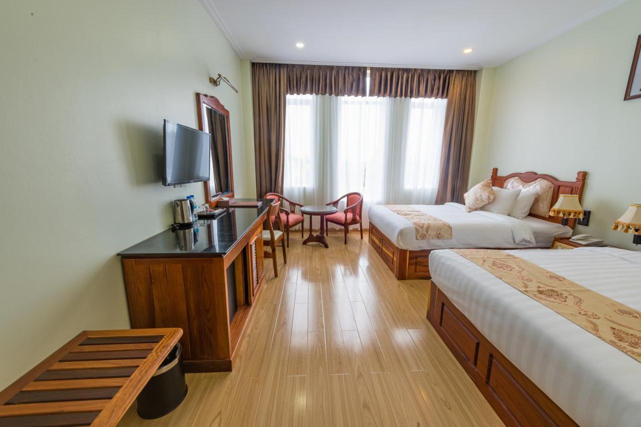Kampong Thom Royal Hotel מראה חיצוני תמונה