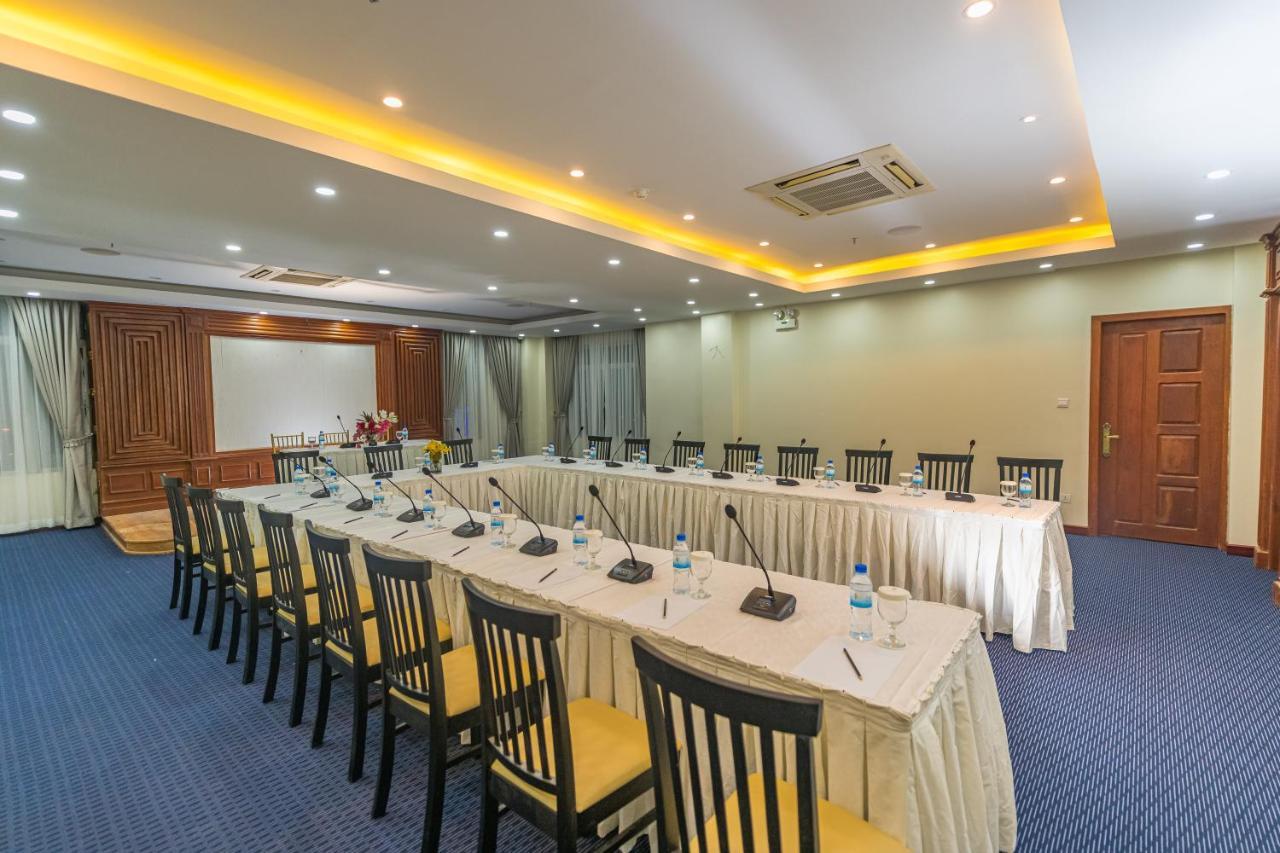 Kampong Thom Royal Hotel מראה חיצוני תמונה